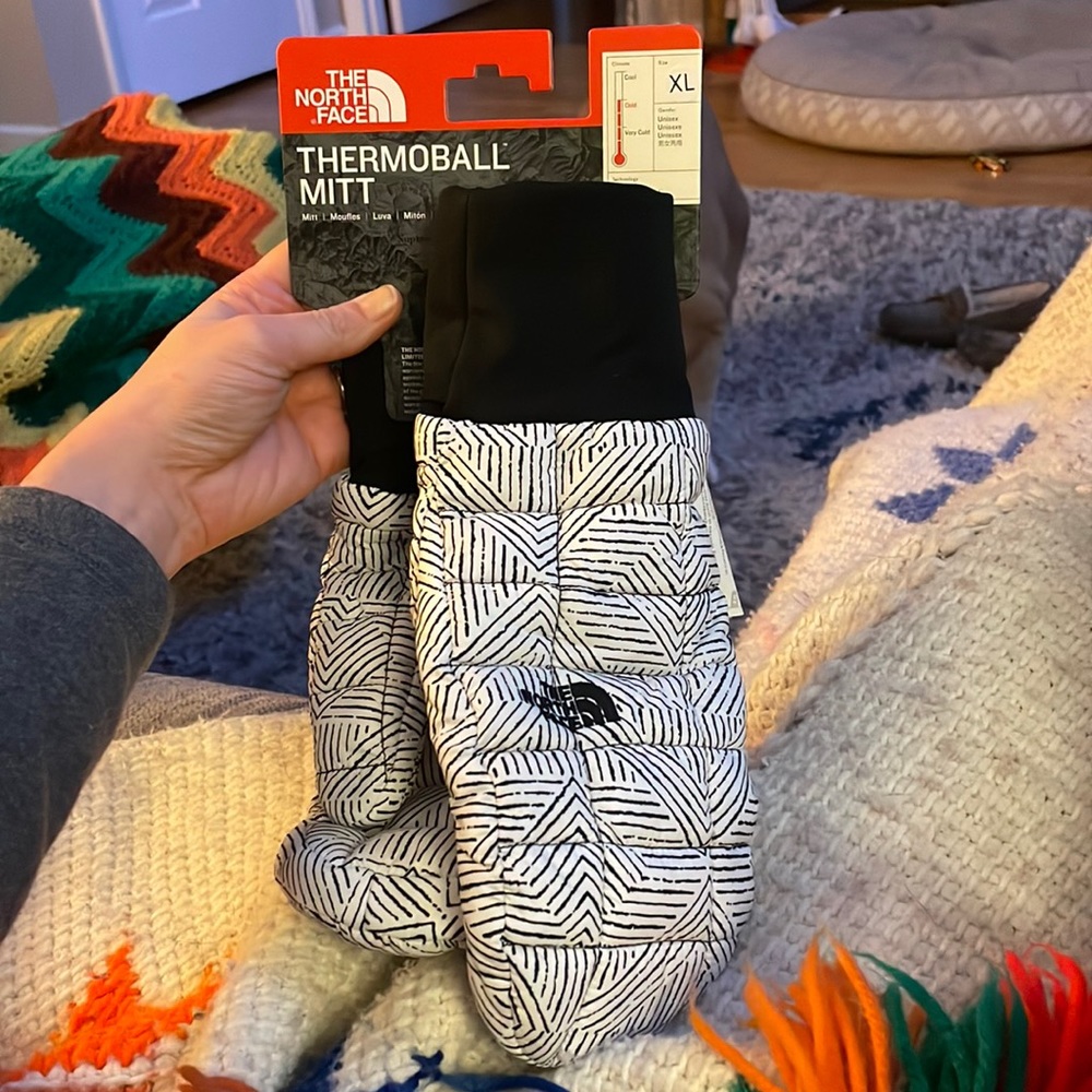 Men’s North Face Thermoball Mittens, XL